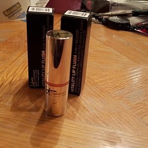 2 IT COSMETICS LIP FLUSH